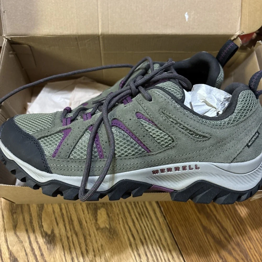 New Merrell Oakcreek‎ Olive  Waterproof Hiking Shoes Womens Sz 11 J03592